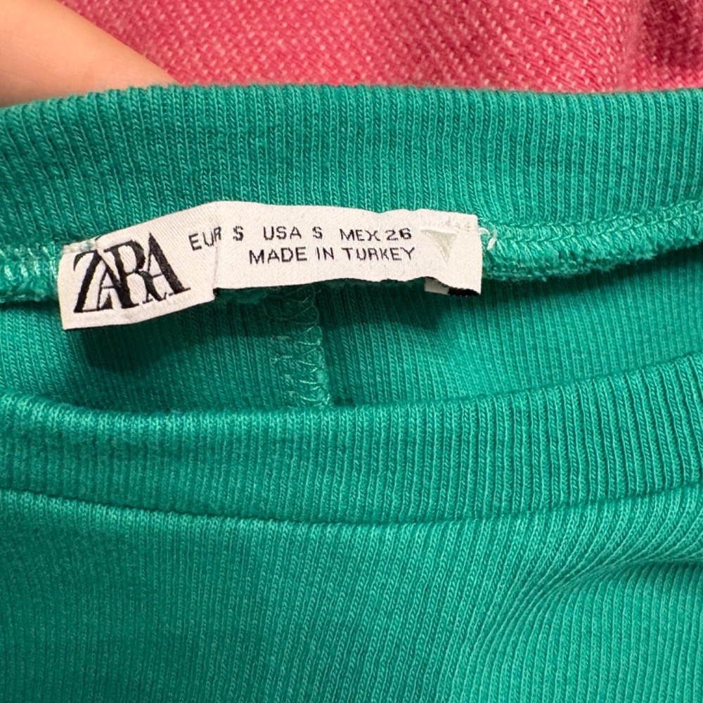 Zara Ruffled Ribbed Kelly Green - Picture 5 of 5